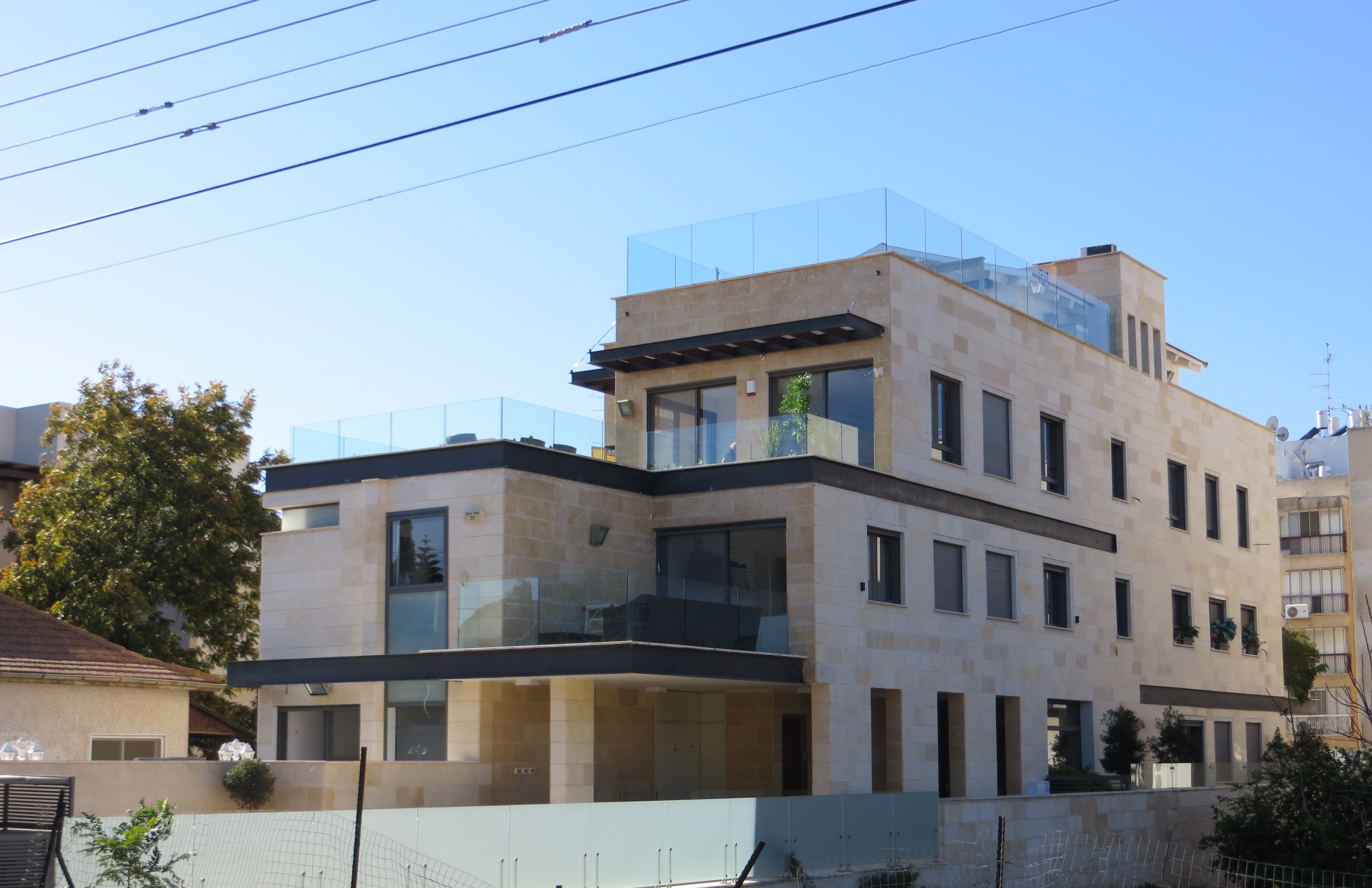 אחד העם 25 רעננה